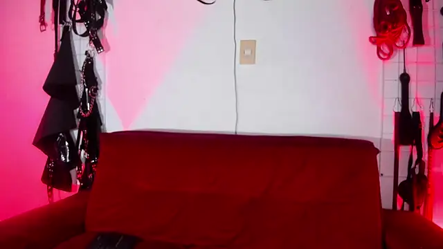 irregular fetish  online show from 6, 5, 2026