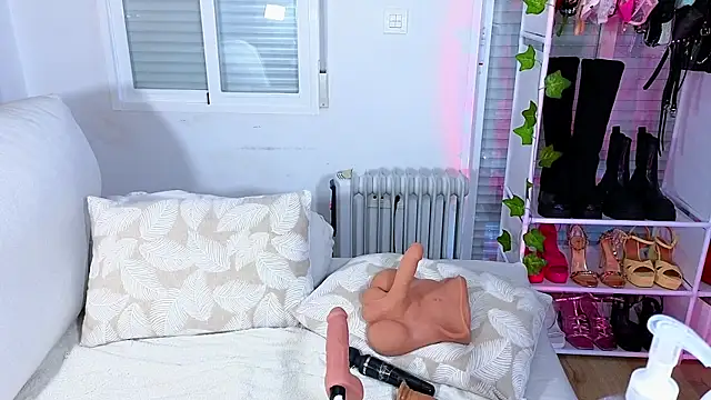 Tawny cox online show from 18, 1, 2025