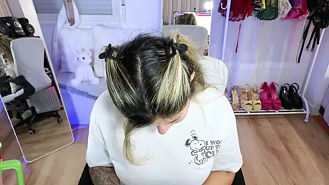 Tawny cox online show from 6, 2, 2026