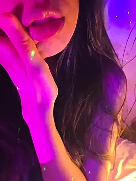 Snapshot of aloneathome chatting on 18, 12, 2025 aloneathome online show from 18, 12, 2025