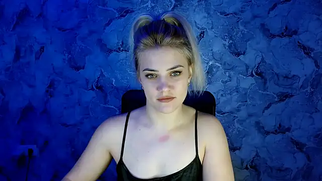 Snapshot of nika_gold1 chatting on 8, 12, 2024 nika gold1 online show from 8, 12, 2024