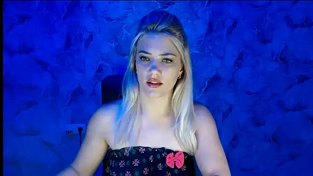 Snapshot of nika_gold1 chatting on 10, 9, 2025 nika gold1 online show from 10, 9, 2025