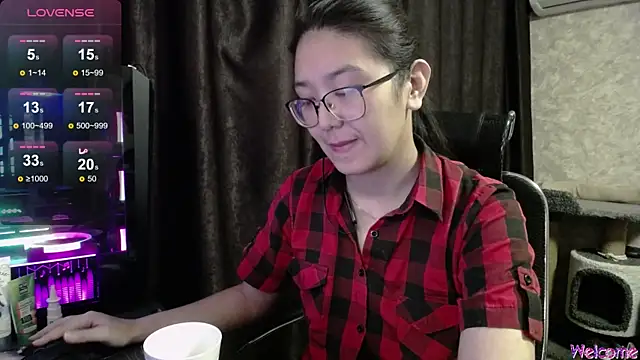 Snapshot of Brightssmiles chatting on 30, 10, 2025 Brightssmiles online show from 30, 10, 2025