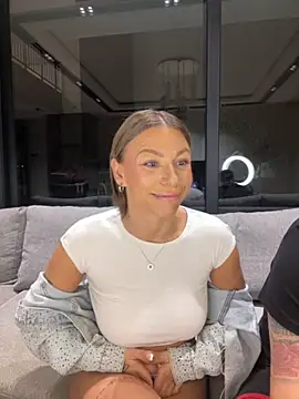 Snapshot of SexOnMyLvL chatting on 8, 10, 2025 SexOnMyLvL online show from 8, 10, 2025