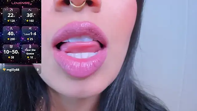 Snapshot of dominique21_ chatting on 7, 12, 2024 dominique21  online show from 7, 12, 2024