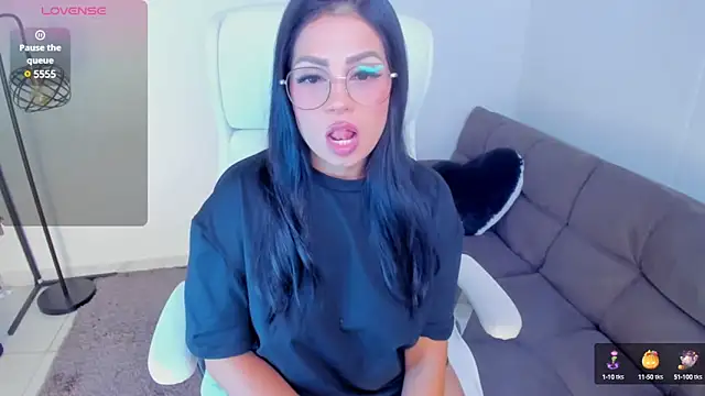 Snapshot of dominique21_ chatting on 27, 2, 2025 dominique21  online show from 27, 2, 2025