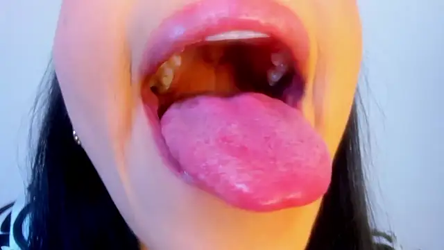 Snapshot of dominique21_ chatting on 21, 10, 2025 dominique21  online show from 21, 10, 2025