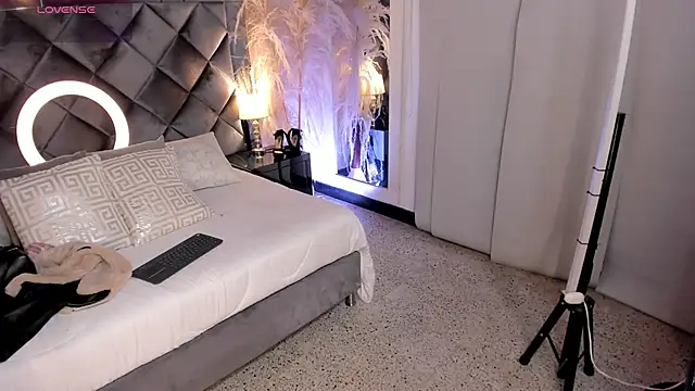 sofhiaa adaams online show from 23, 10, 2025