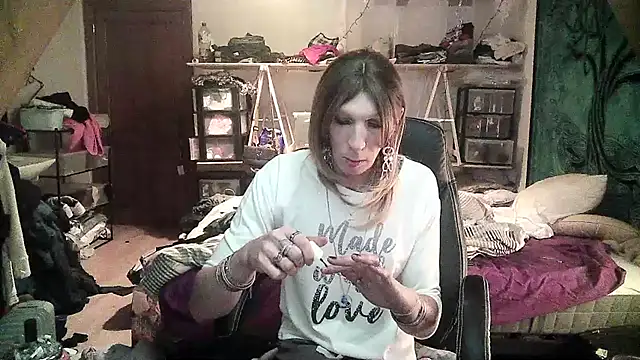 Ombeline1 online show from 12, 1, 2025