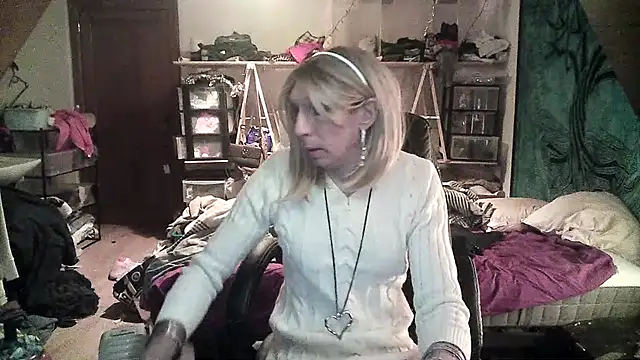 Ombeline1 online show from 14, 1, 2025