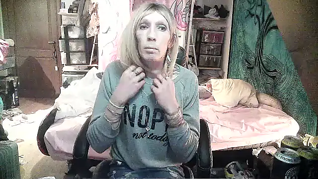 Ombeline1 online show from 4, 2, 2025