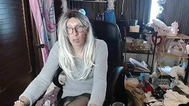 Ombeline1 online show from 16, 9, 2025