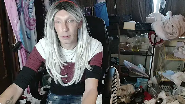 Ombeline1 online show from 5, 10, 2025