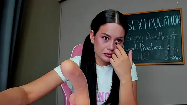 AmedeeaBanks online show from 27, 1, 2025