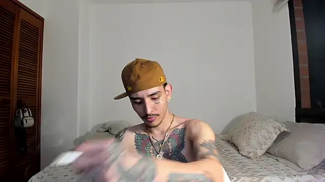 Snapshot of carti02 chatting on 12, 12, 2024 carti02 online show from 12, 12, 2024