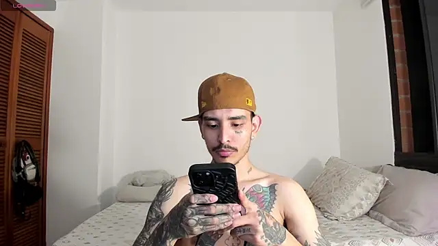 Snapshot of carti02 chatting on 19, 12, 2024 carti02 online show from 19, 12, 2024