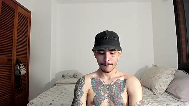 Snapshot of carti02 chatting on 21, 12, 2024 carti02 online show from 21, 12, 2024