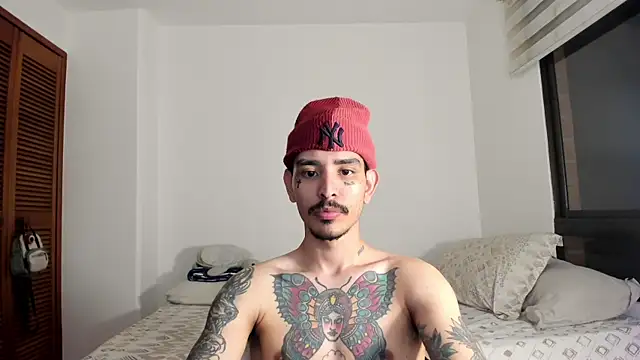 Snapshot of carti02 chatting on 29, 12, 2024 carti02 online show from 29, 12, 2024
