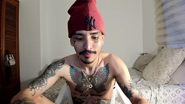 Snapshot of carti02 chatting on 29, 12, 2024 carti02 online show from 29, 12, 2024