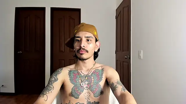 Snapshot of carti02 chatting on 31, 12, 2024 carti02 online show from 31, 12, 2024