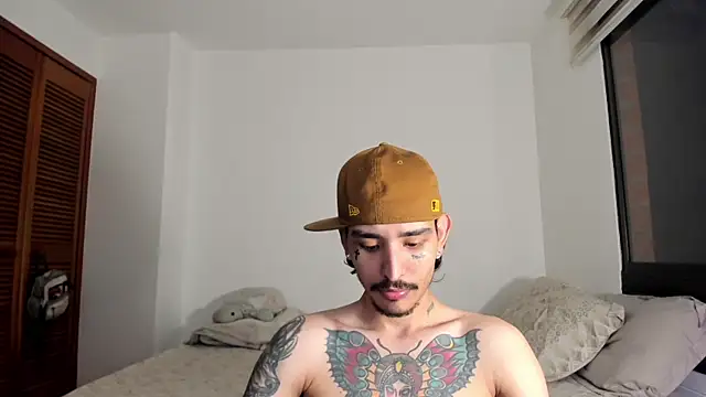 Snapshot of carti02 chatting on 7, 1, 2025 carti02 online show from 7, 1, 2025