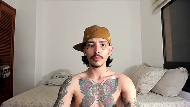 Snapshot of carti02 chatting on 7, 1, 2025 carti02 online show from 7, 1, 2025