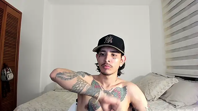 Snapshot of carti02 chatting on 27, 1, 2025 carti02 online show from 27, 1, 2025