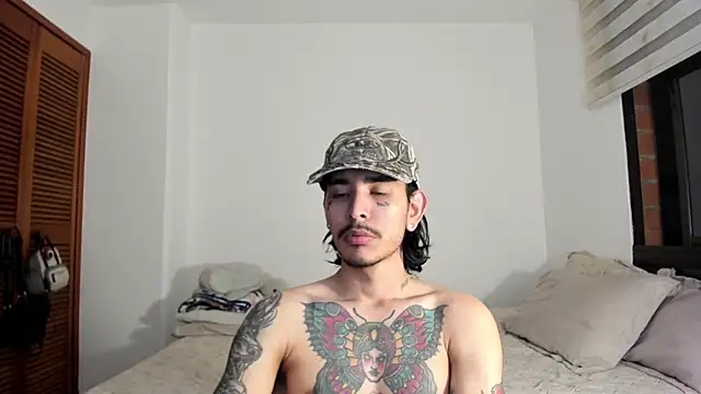 Snapshot of carti02 chatting on 3, 2, 2025 carti02 online show from 3, 2, 2025