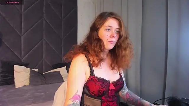 Snapshot of SophiePure chatting on 4, 12, 2024 SophiePure online show from 4, 12, 2024