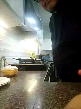 Nuttysub online show from 4, 1, 2025