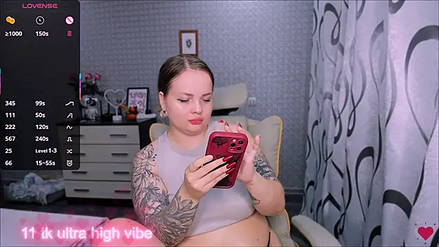 Snapshot of flower_sarah_ chatting on 22, 10, 2025 flower sarah  online show from 22, 10, 2025