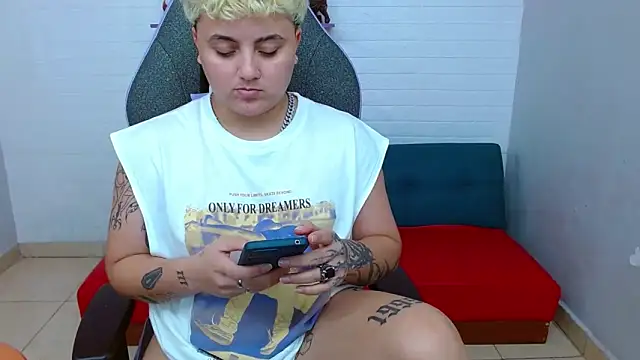 isabeautyx19 online show from 18, 12, 2024