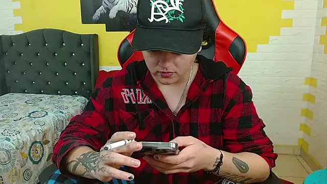 Snapshot of isabeautyx19 chatting on 3, 3, 2026 isabeautyx19 online show from 3, 3, 2026