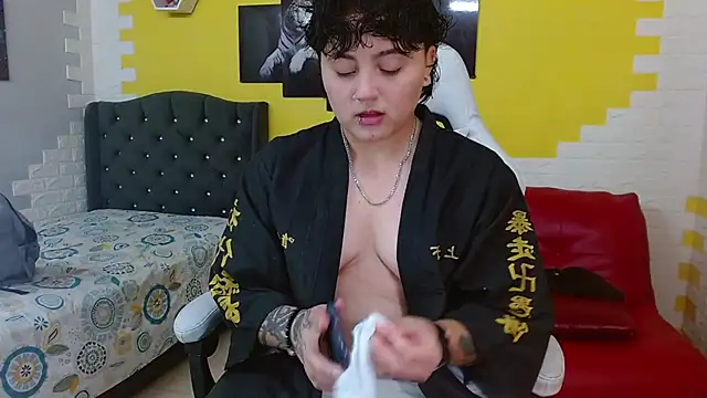 Snapshot of isabeautyx19 chatting on 31, 3, 2026 isabeautyx19 online show from 31, 3, 2026