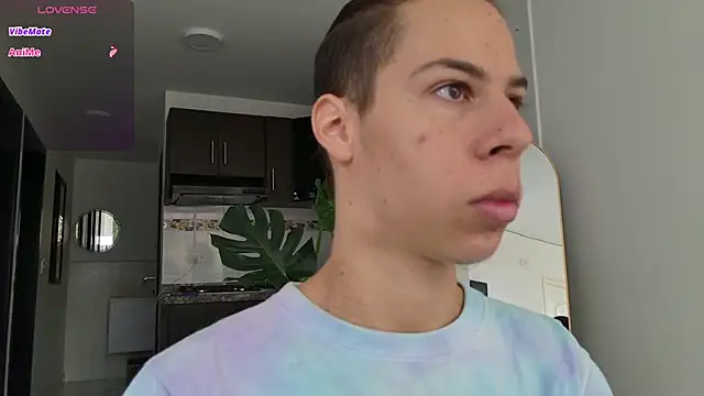 Snapshot of grey___27 chatting on 12, 9, 2025 grey 27 online show from 12, 9, 2025