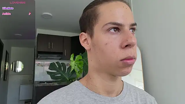 Snapshot of grey___27 chatting on 19, 9, 2025 grey 27 online show from 19, 9, 2025