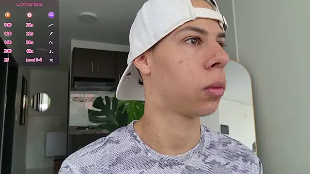 Snapshot of grey___27 chatting on 3, 10, 2025 grey 27 online show from 3, 10, 2025