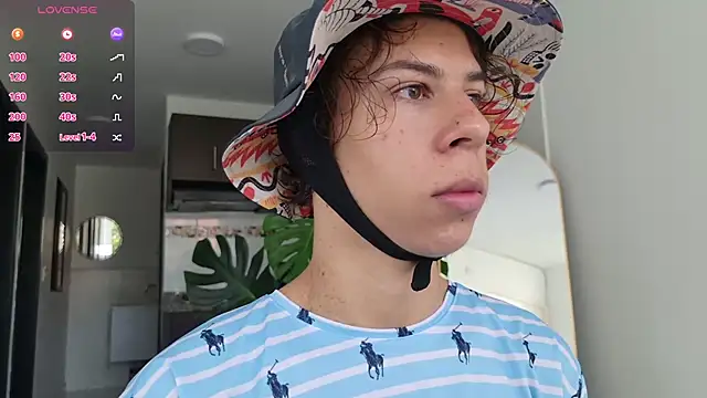 Snapshot of grey___27 chatting on 19, 10, 2025 grey 27 online show from 19, 10, 2025