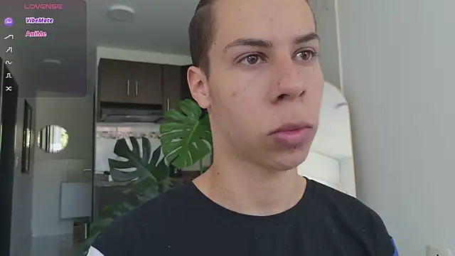 Snapshot of grey___27 chatting on 21, 10, 2025 grey 27 online show from 21, 10, 2025