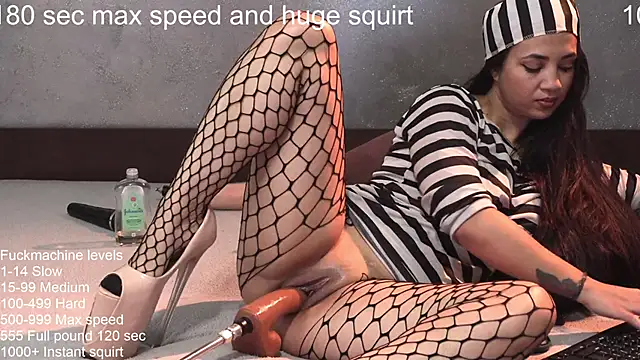 Snapshot of Alissa_bby chatting on 17, 10, 2025 Alissa bby online show from 17, 10, 2025