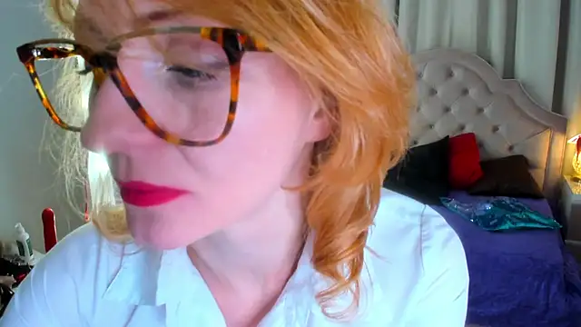 Snapshot of SquirtyAlisa chatting on 12, 10, 2025 SquirtyAlisa online show from 12, 10, 2025