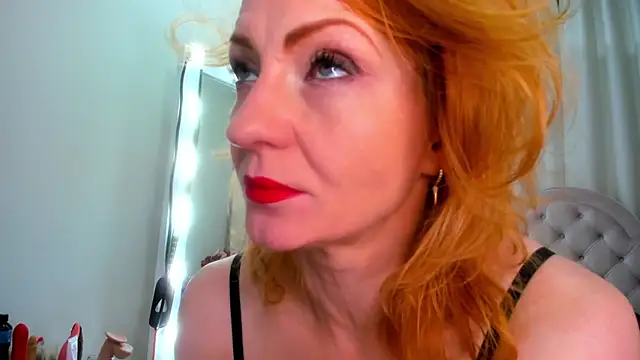 Snapshot of SquirtyAlisa chatting on 14, 10, 2025 SquirtyAlisa online show from 14, 10, 2025