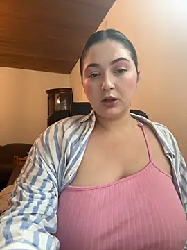 Snapshot of Kamilla_Loop chatting on 28, 10, 2025 Kamilla Loop online show from 28, 10, 2025