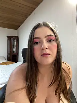 Snapshot of Kamilla_Loop chatting on 21, 5, 2026 Kamilla Loop online show from 21, 5, 2026