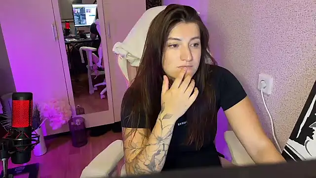 Snapshot of Katrin__kiss chatting on 3, 11, 2025 Katrin kiss online show from 3, 11, 2025