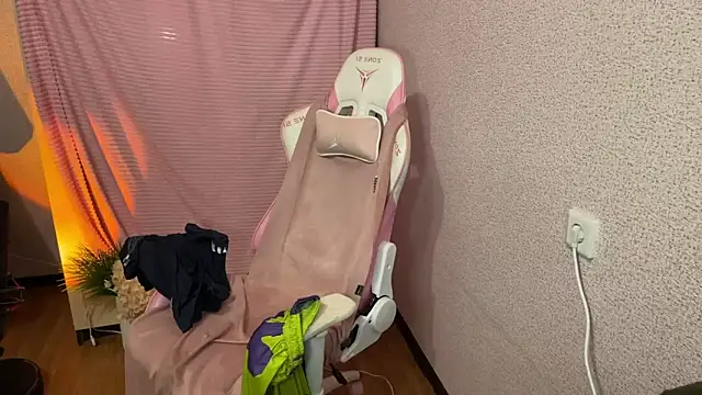 Snapshot of Katrin__kiss chatting on 5, 12, 2025 Katrin kiss online show from 5, 12, 2025