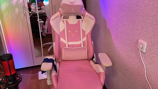 Snapshot of Katrin__kiss chatting on 13, 1, 2026 Katrin kiss online show from 13, 1, 2026