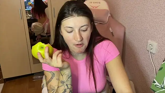 Snapshot of Katrin__kiss chatting on 16, 2, 2026 Katrin kiss online show from 16, 2, 2026