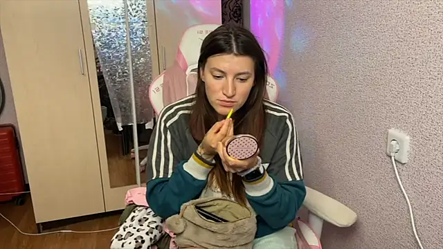 Katrin  kiss online show from 4, 5, 2026