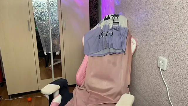 Katrin  kiss online show from 6, 5, 2026
